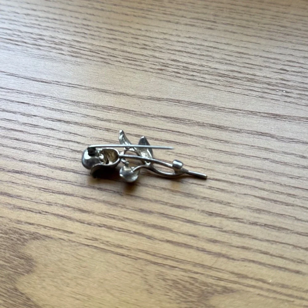 Vintage Sterling Silver Rose Brooch Floral Long Stem Pin Textured Leaf Detail